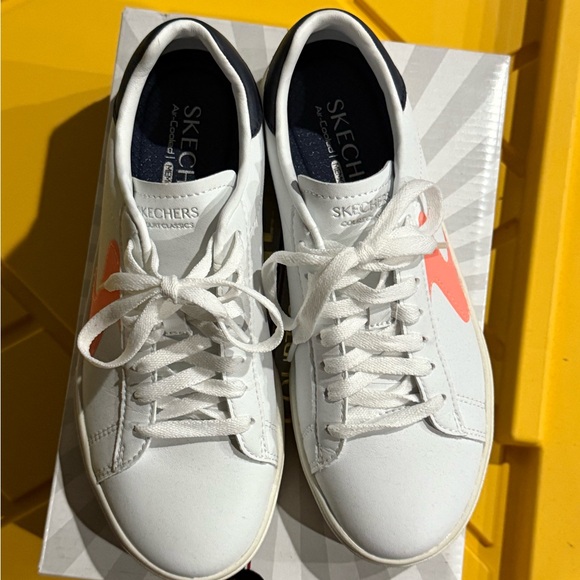 Women's White and Pink Sketchers Classics - Picture 2 of 5